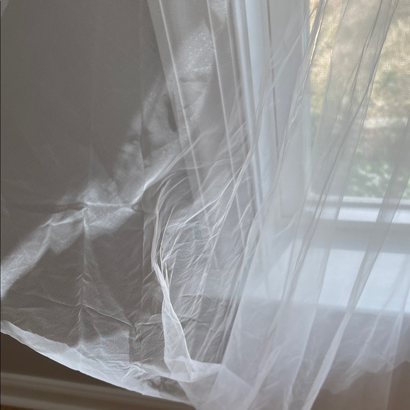 NoonOnTheMoon Sheer Chapel Length Bridal Veil main image 5